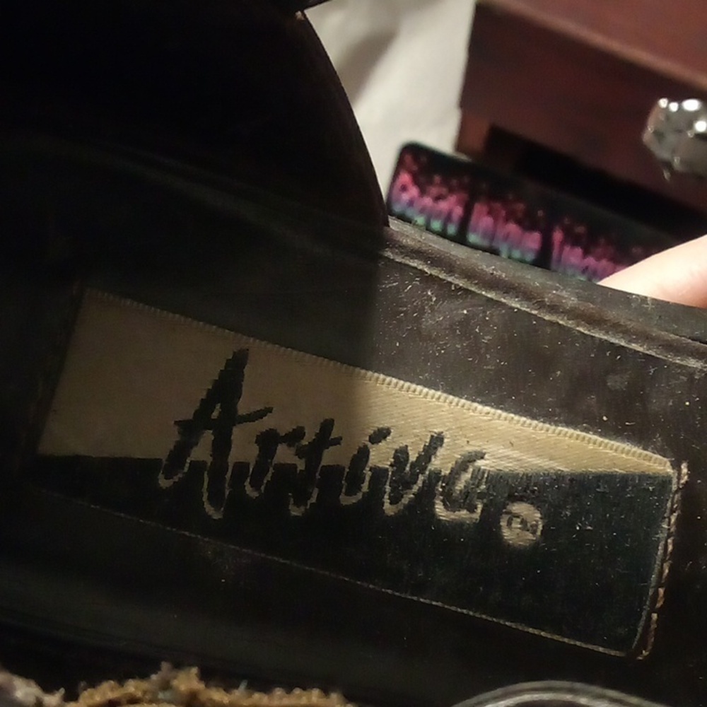Artiva Leather Shoes - Size 6 - Picture 5 of 7